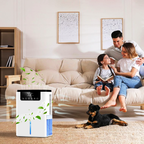 Familie sitzt auf einem Sofa mit einem Marvics Luftentfeuchter D2 im Vordergrund