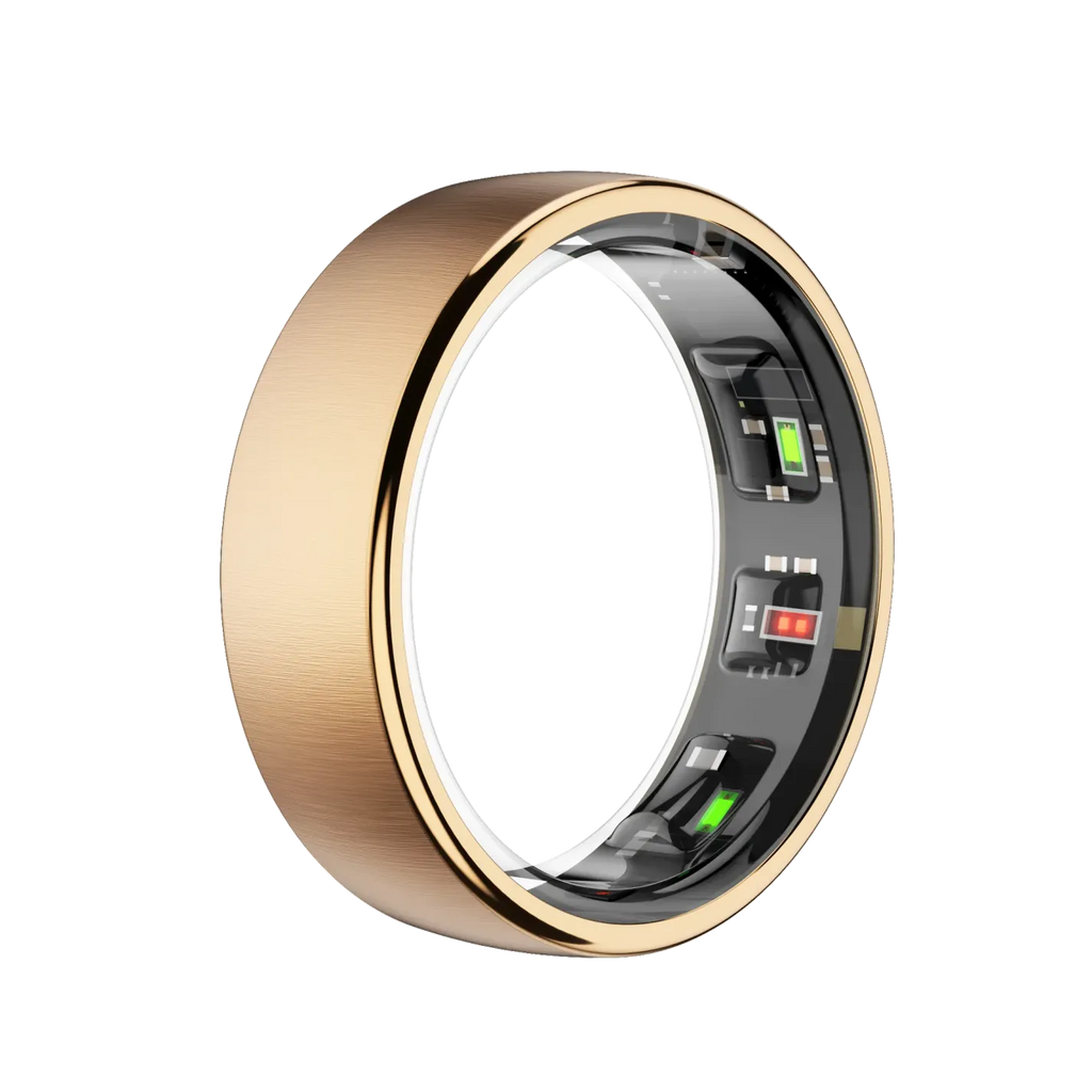 Goldener SofiRing S10 mit elektronischen Komponenten auf weißem Hintergrund