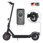 Schwarzer LynorHome E9 E-Scooter mit Straßenzulassung, Smartphone-App-Oberfläche, Raddetail und ABE-Zulassungslogo auf weißem Hintergrund