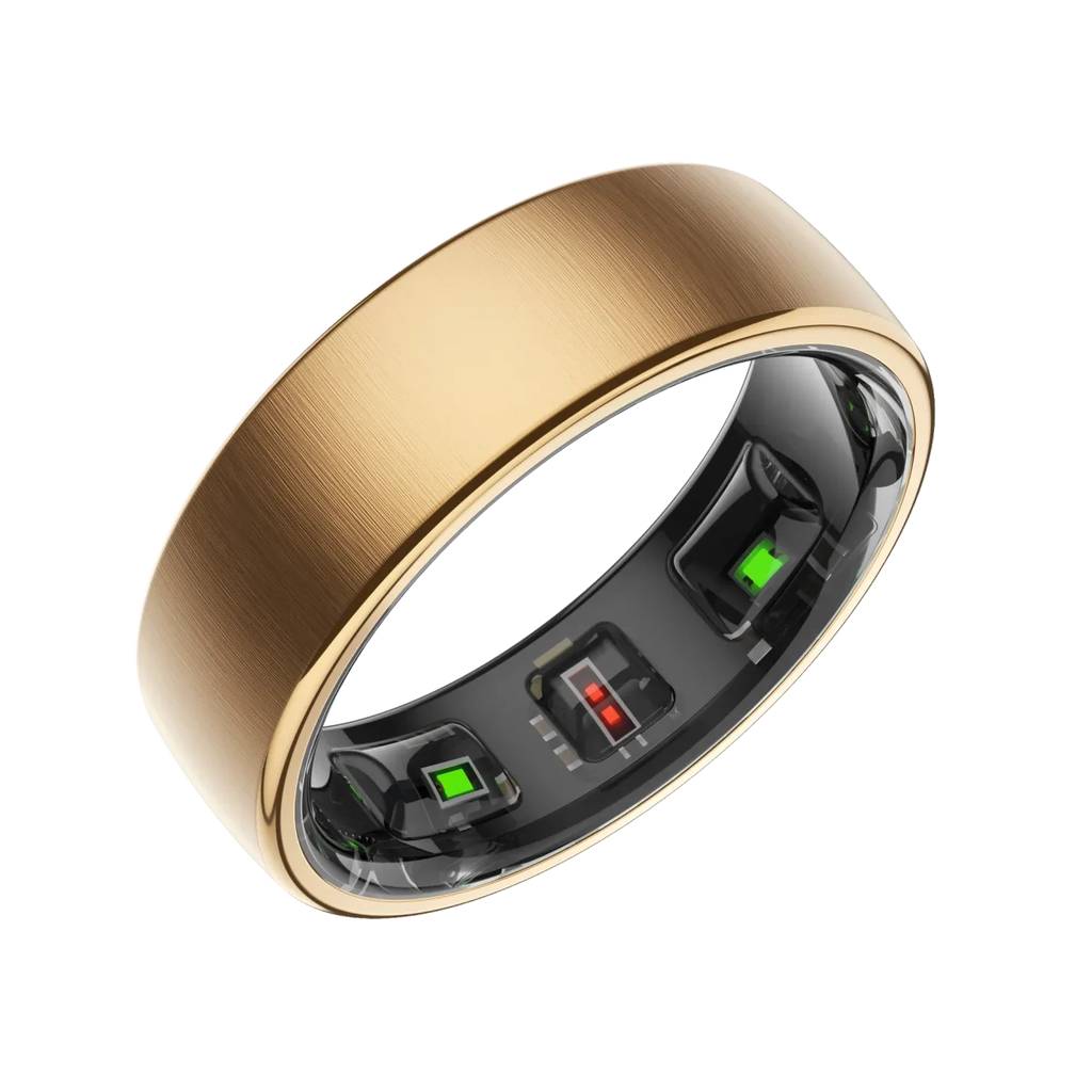 Goldener SofiRing S10 mit elektronischen Komponenten auf weißem Hintergrund