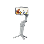 Swevix Gimbal-Stabilisator mit Smartphone, das ein Sportspiel anzeigt, auf weißem Hintergrund